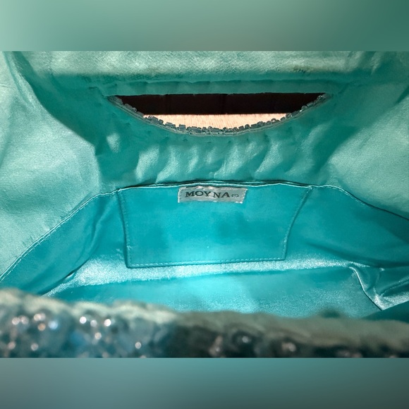 Moyna Turquoise and Cream Beaded Clutch - Picture 10 of 13